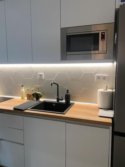 New Luxury Furnished Apartment - Beach, Varna Center & Fast Wi-Fi Экстерьер фото