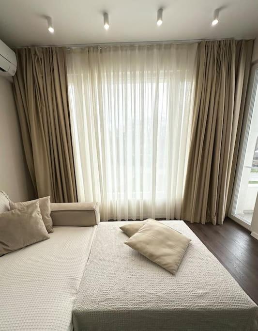 New Luxury Furnished Apartment - Beach, Varna Center & Fast Wi-Fi Экстерьер фото