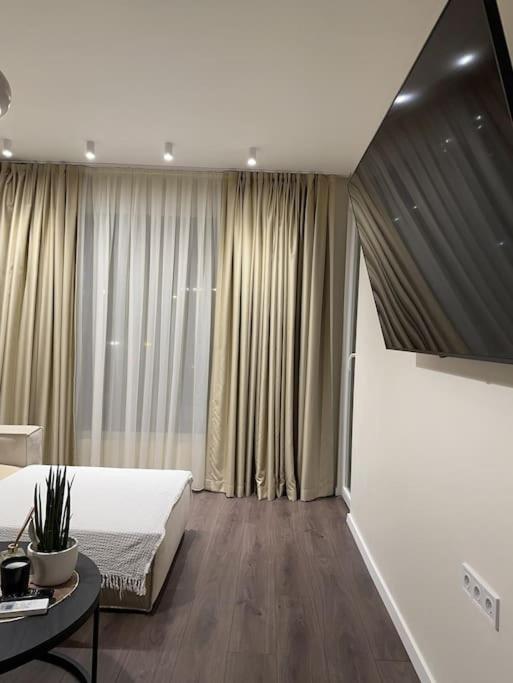 New Luxury Furnished Apartment - Beach, Varna Center & Fast Wi-Fi Экстерьер фото